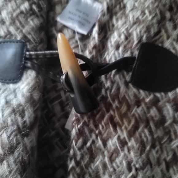 Shawl - Picture 4 of 4